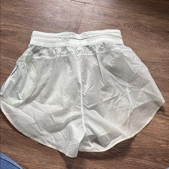 Lululemon Athletics Step Out High Rise Shorts - Picture 9 of 9